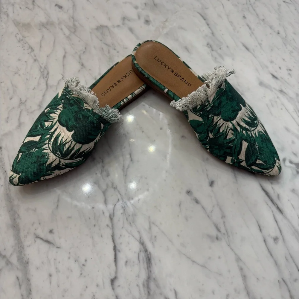 NEW Lucky Brand Bapsee Floral Pointed Toe Women's Mules Flats Green White Size 7 - Picture 2 of 4